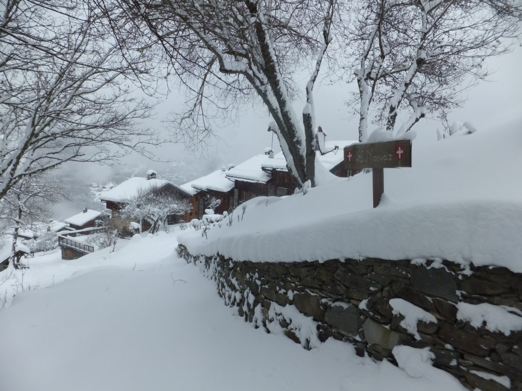 This photo should be titled "La Nouvaz Reservoir". Can you see the reservoir? No? It's under that pile of snow on the right!