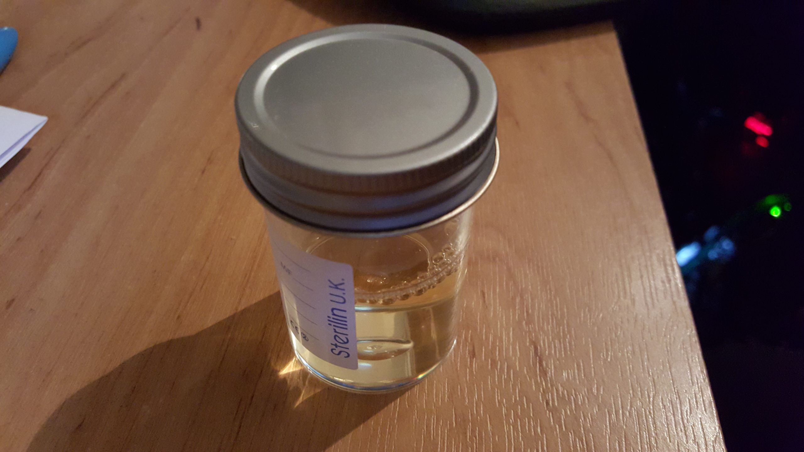 A sterile pot full of Dan Q's urine.