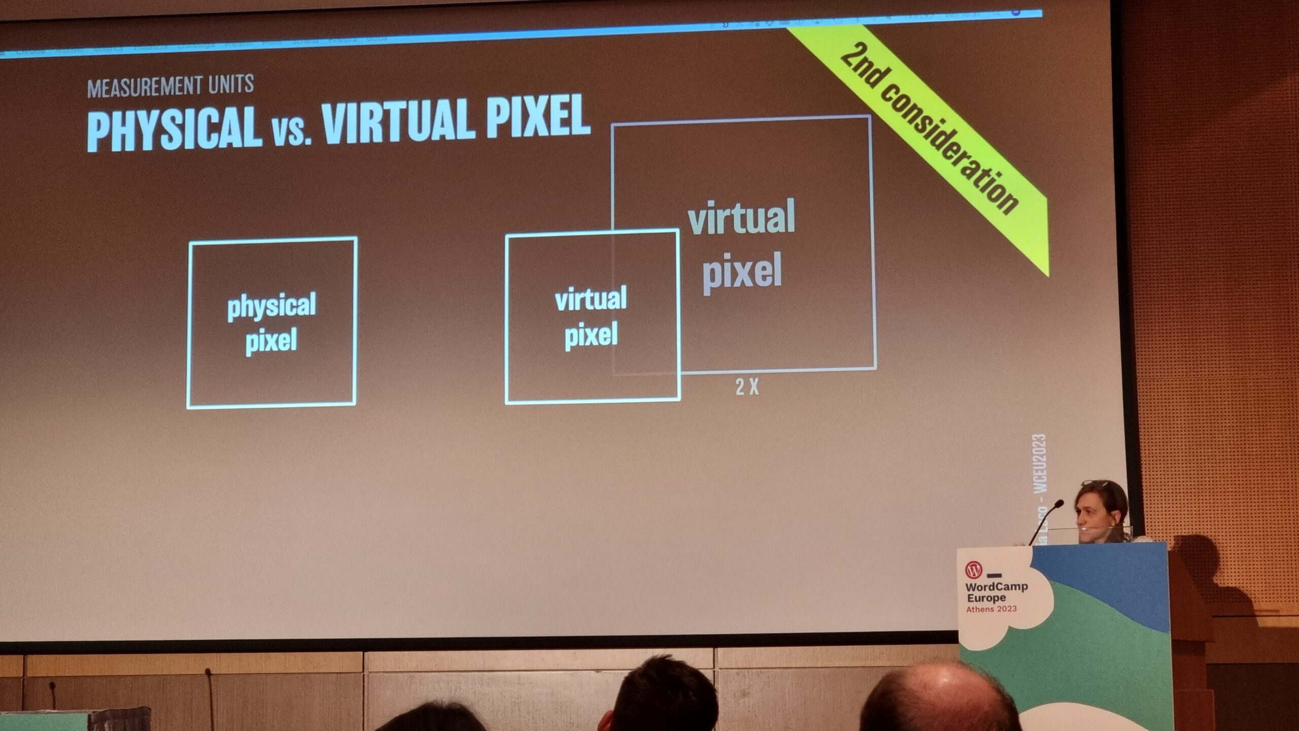Slide showing a physical pixel and a "virtual pixel" representing a real pixel of a different size.