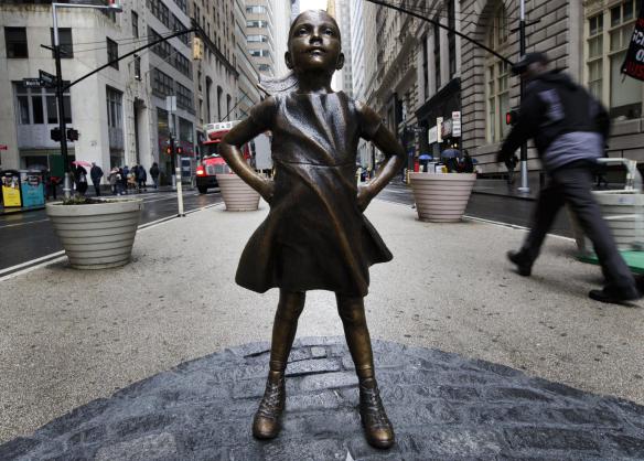 "Fearless girl" statue